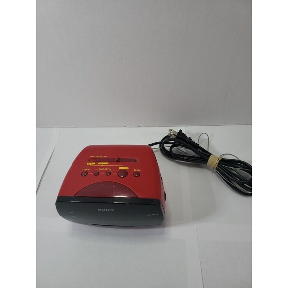 SONY‎ Dream Machine ICF-C111 AM/FM Alarm Clock Radio Red Silver Vintage - Picture 2 of 3